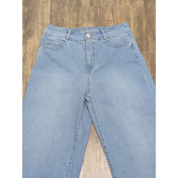 Gloria Vanderbilt Women's Size 8 Light Wash Wide Leg Cropped Jeans Denim Pants - Picture 2 of 11